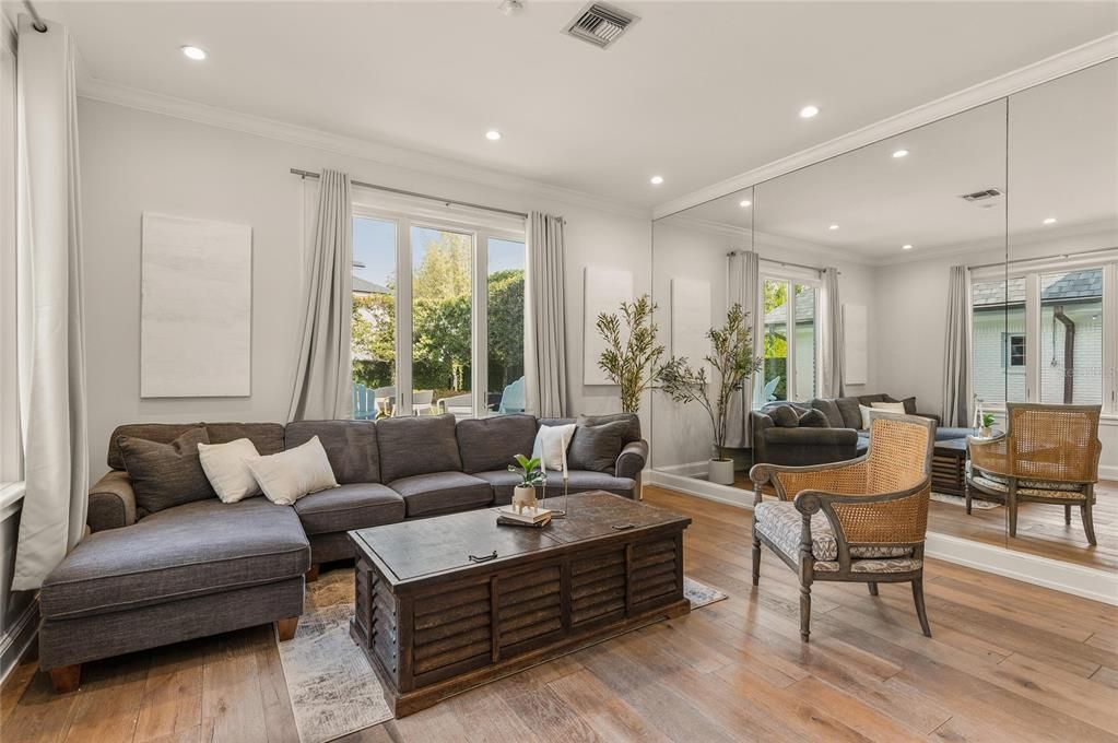For Sale: $6,900,000 (6 beds, 5 baths, 6396 Square Feet)