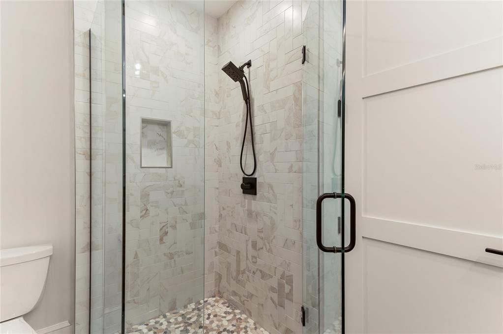 For Sale: $6,900,000 (6 beds, 5 baths, 6396 Square Feet)