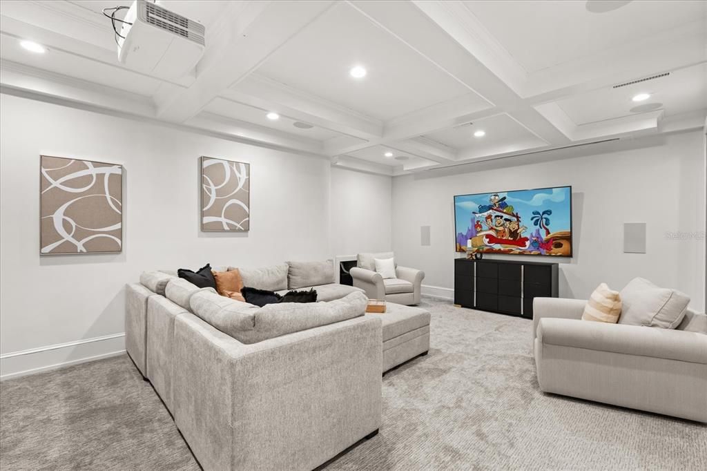 For Sale: $6,900,000 (6 beds, 5 baths, 6396 Square Feet)