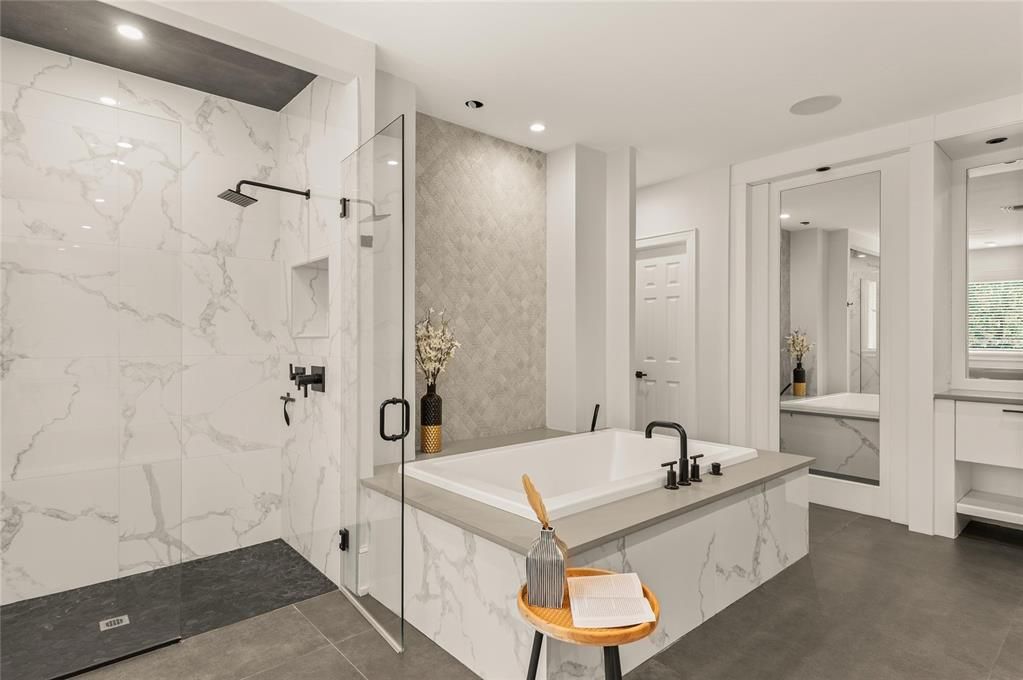 For Sale: $6,900,000 (6 beds, 5 baths, 6396 Square Feet)