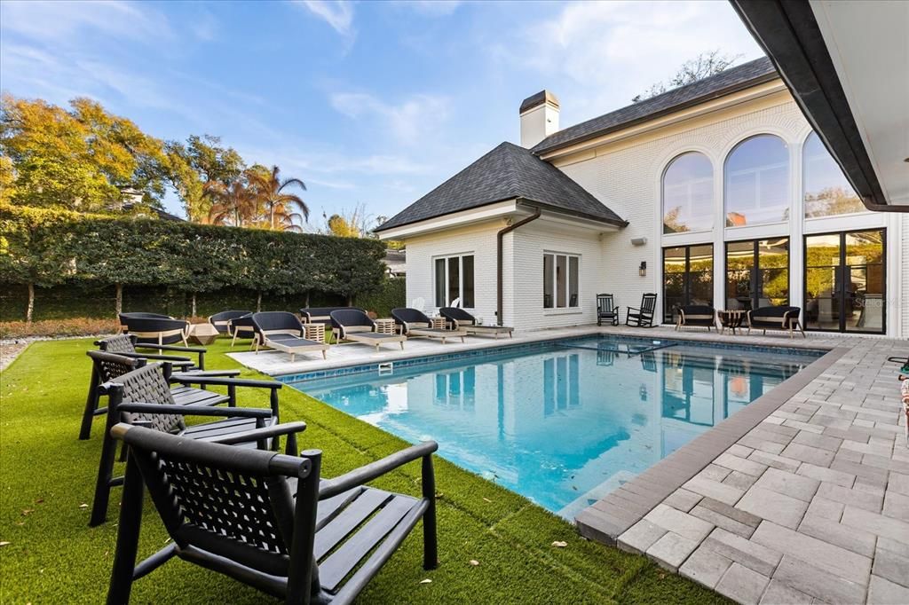 For Sale: $6,900,000 (6 beds, 5 baths, 6396 Square Feet)
