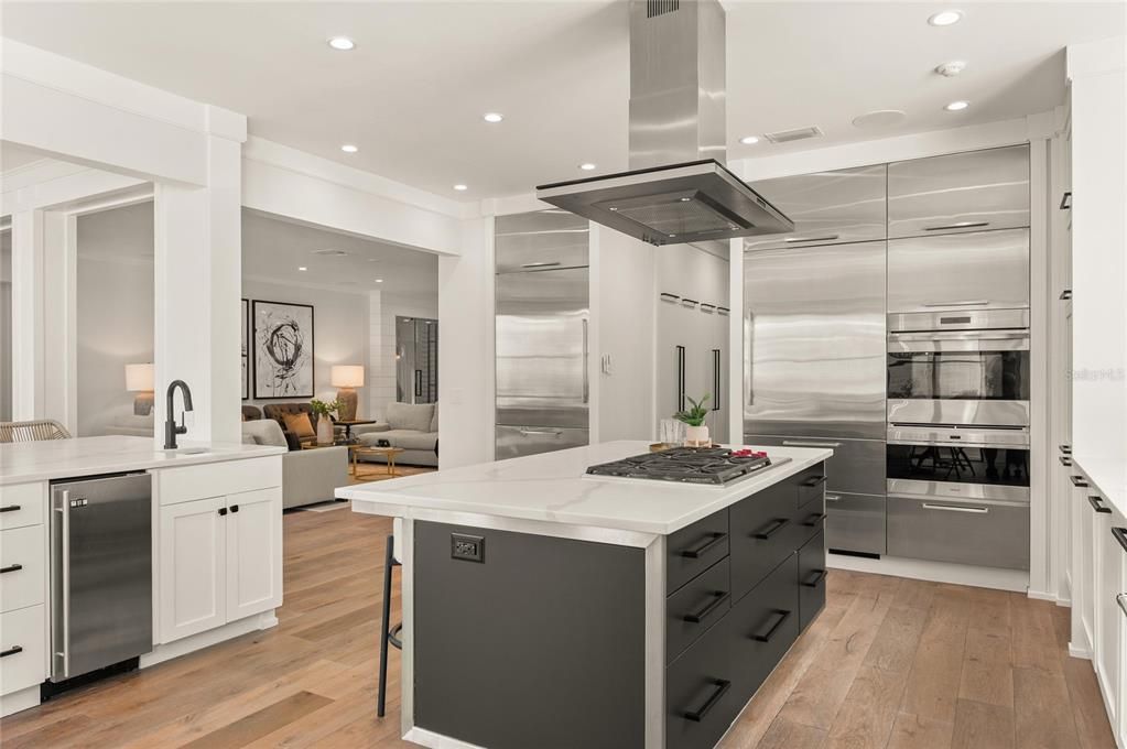 For Sale: $6,900,000 (6 beds, 5 baths, 6396 Square Feet)