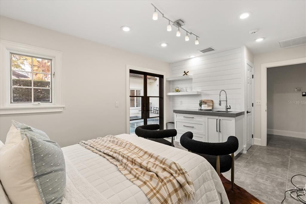 For Sale: $6,900,000 (6 beds, 5 baths, 6396 Square Feet)