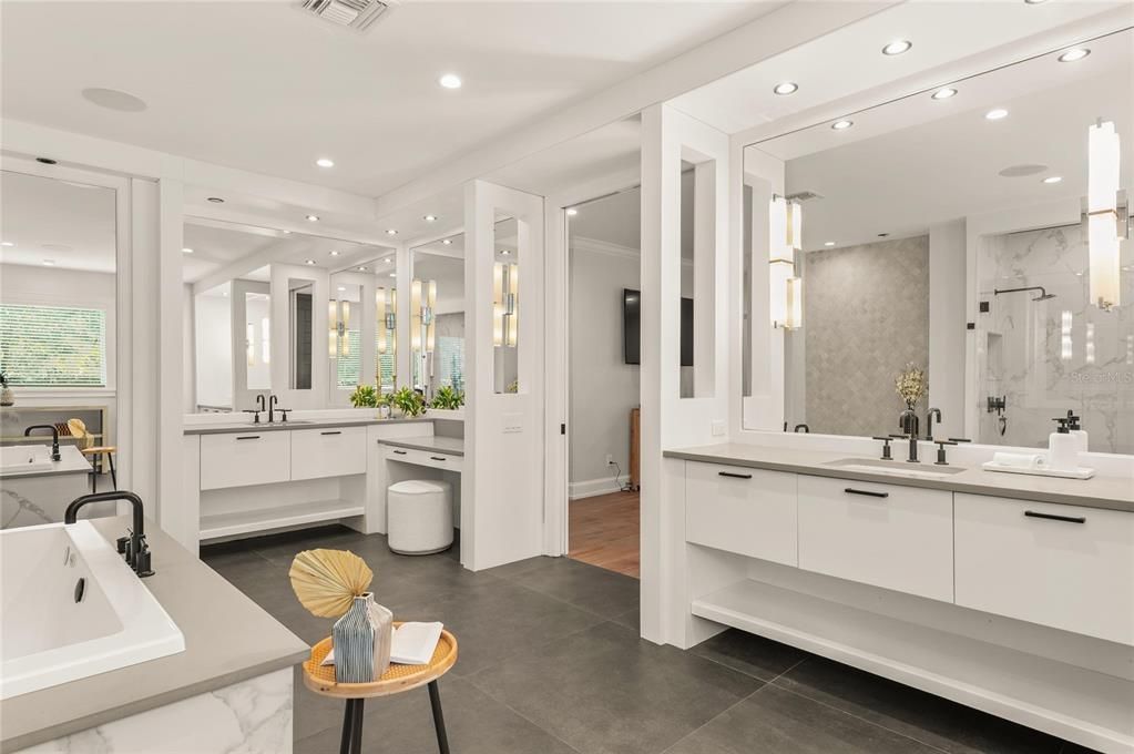 For Sale: $6,900,000 (6 beds, 5 baths, 6396 Square Feet)