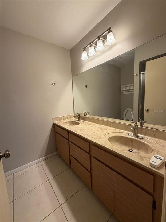 For Rent: $1,750 (2 beds, 2 baths, 1304 Square Feet)