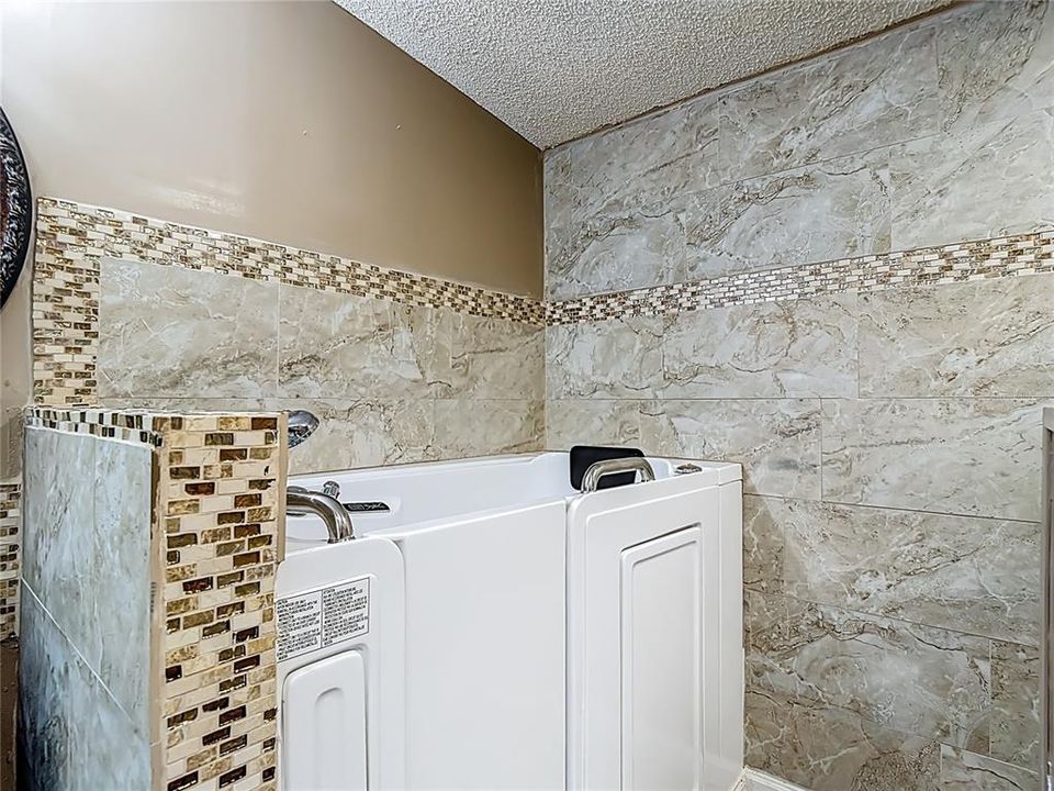 Active With Contract: $189,000 (3 beds, 2 baths, 1904 Square Feet)