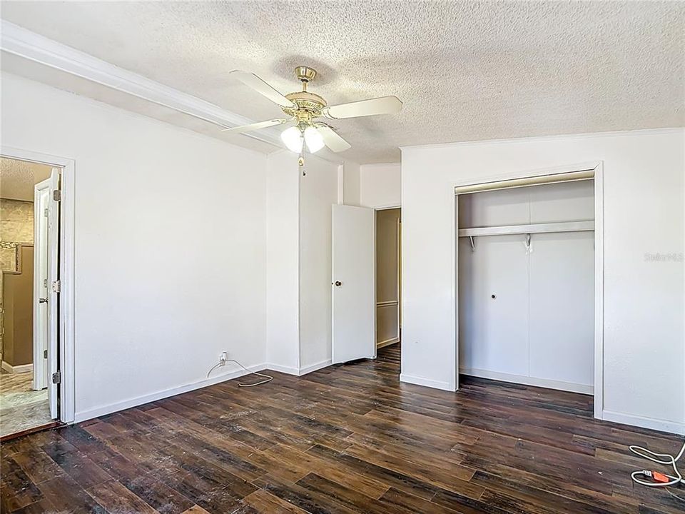 Active With Contract: $189,000 (3 beds, 2 baths, 1904 Square Feet)