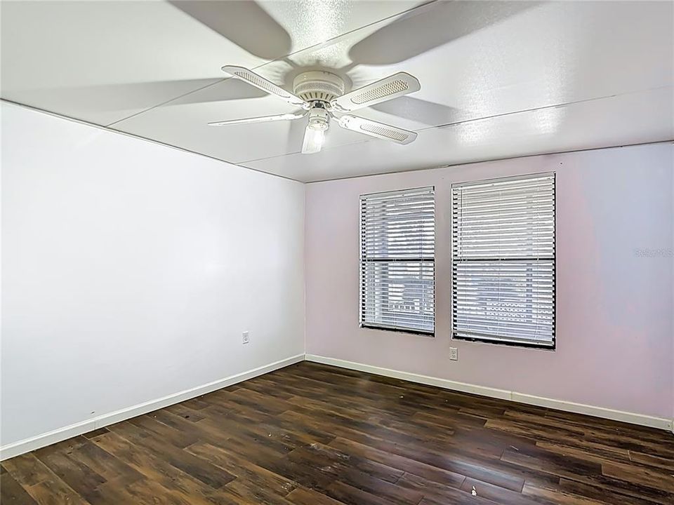 Active With Contract: $189,000 (3 beds, 2 baths, 1904 Square Feet)