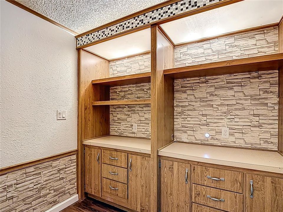 Active With Contract: $189,000 (3 beds, 2 baths, 1904 Square Feet)
