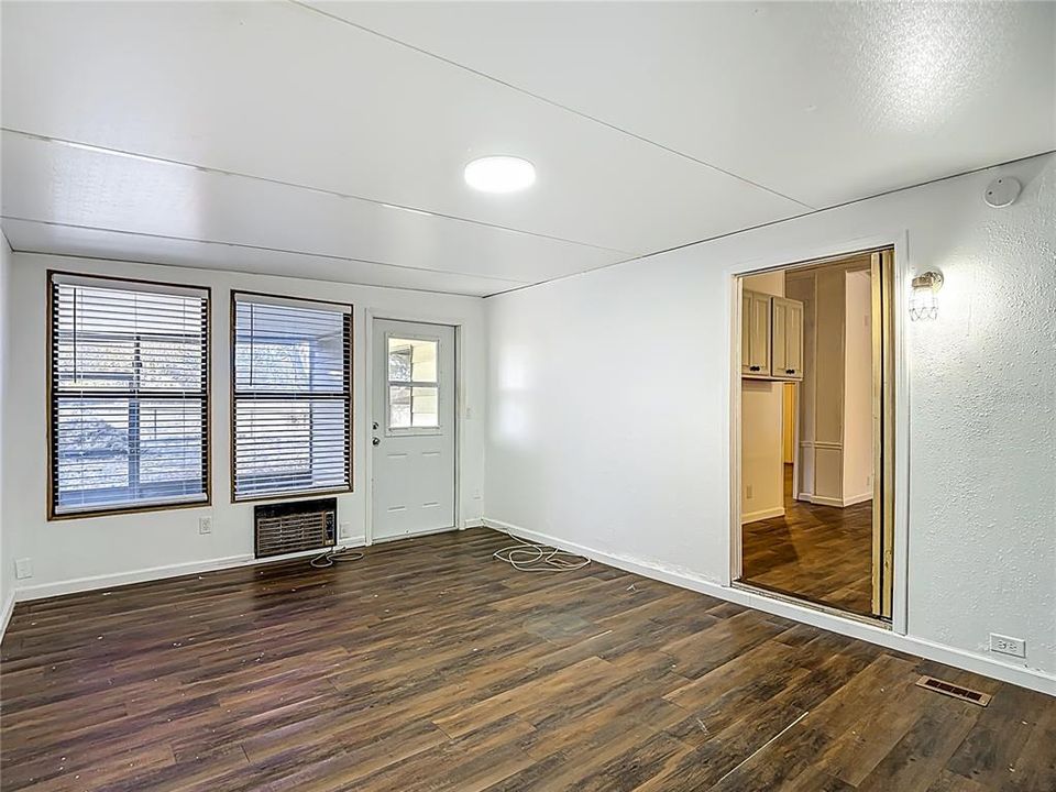 Active With Contract: $189,000 (3 beds, 2 baths, 1904 Square Feet)