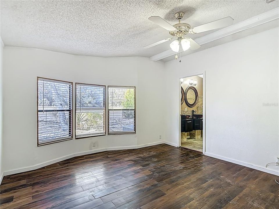 Active With Contract: $189,000 (3 beds, 2 baths, 1904 Square Feet)