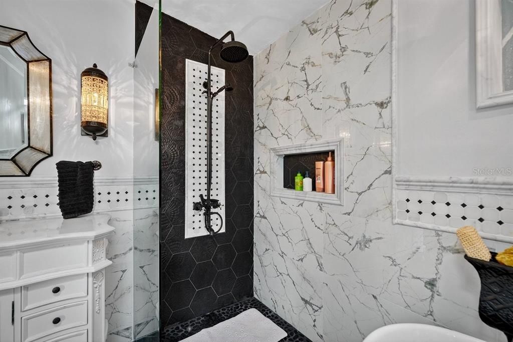 For Sale: $499,999 (3 beds, 2 baths, 2517 Square Feet)