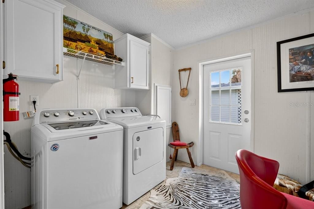 For Sale: $499,999 (3 beds, 2 baths, 2517 Square Feet)