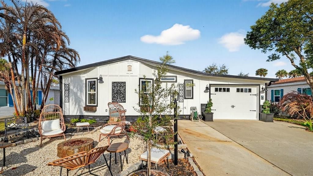 For Sale: $499,999 (3 beds, 2 baths, 2517 Square Feet)