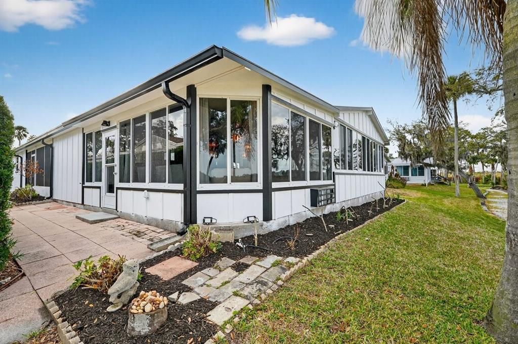For Sale: $499,999 (3 beds, 2 baths, 2517 Square Feet)