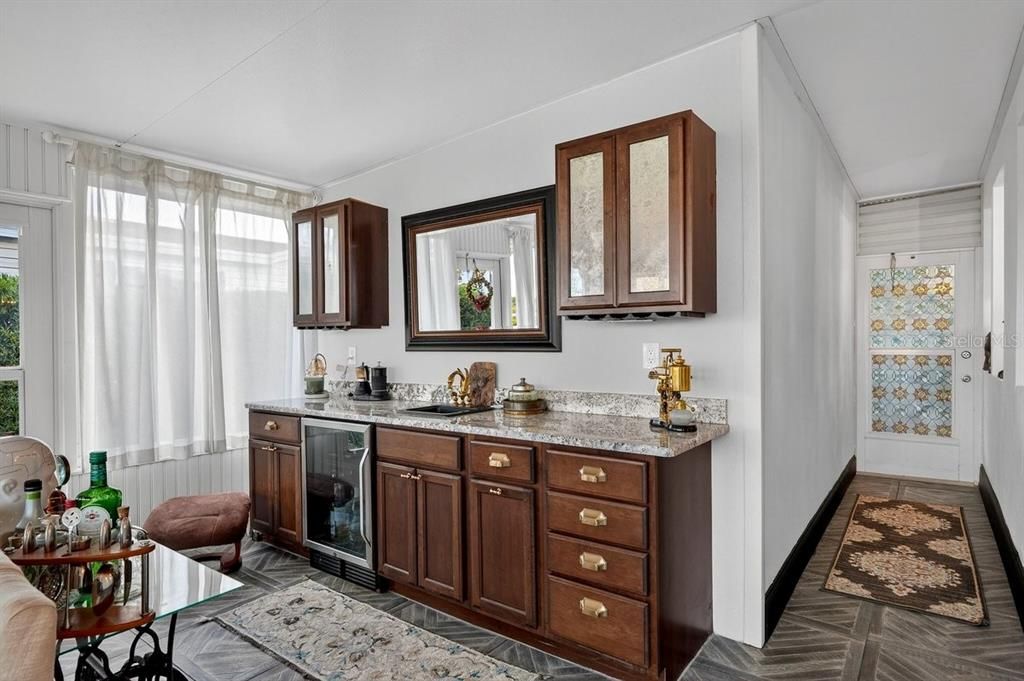 For Sale: $499,999 (3 beds, 2 baths, 2517 Square Feet)