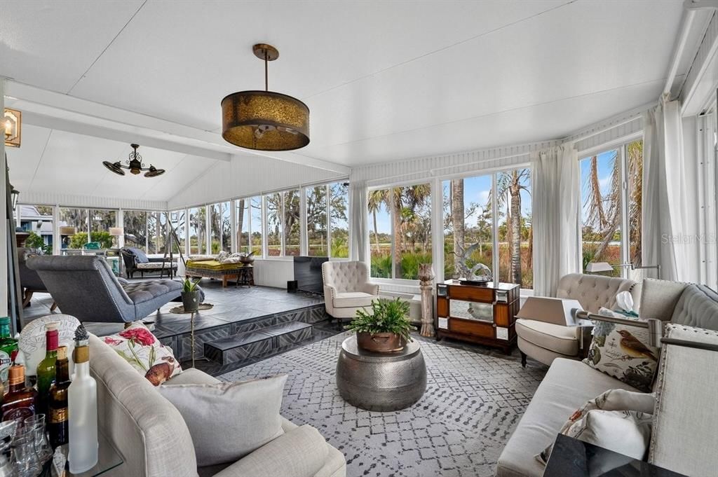 For Sale: $499,999 (3 beds, 2 baths, 2517 Square Feet)