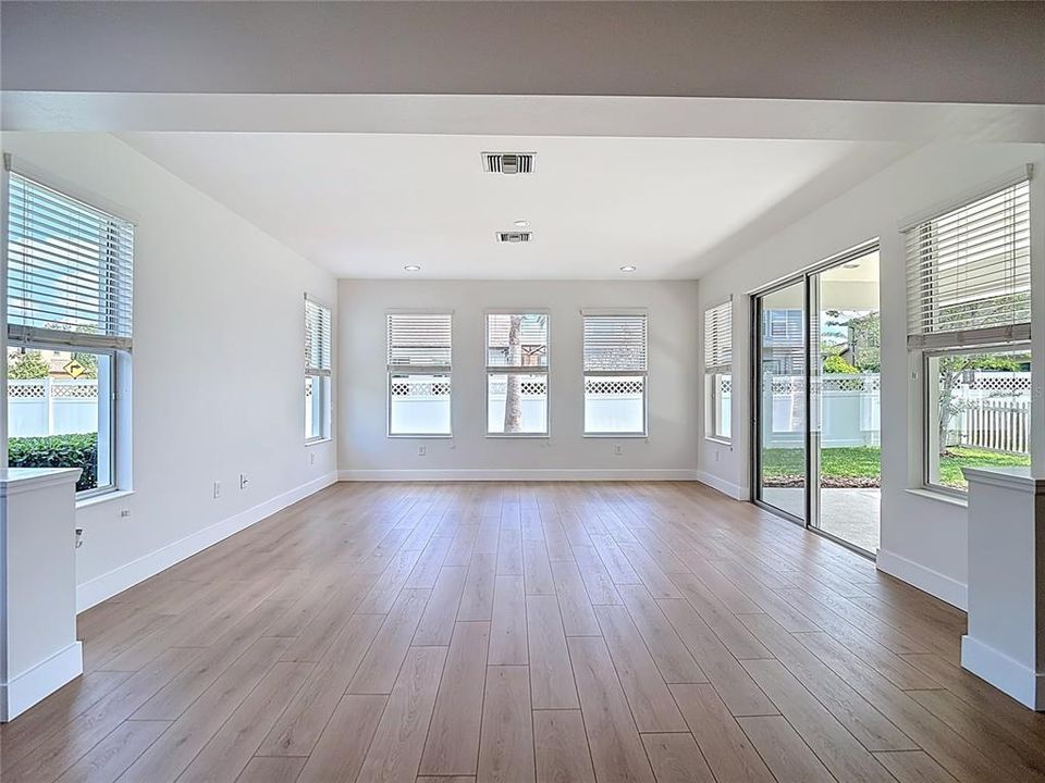 En Venta: $750,000 (4 camas, 3 baños, 3549 Pies cuadrados)