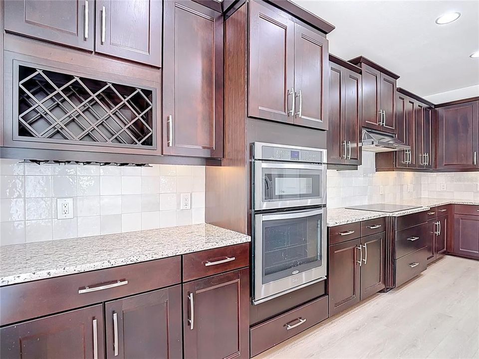 En Venta: $750,000 (4 camas, 3 baños, 3549 Pies cuadrados)