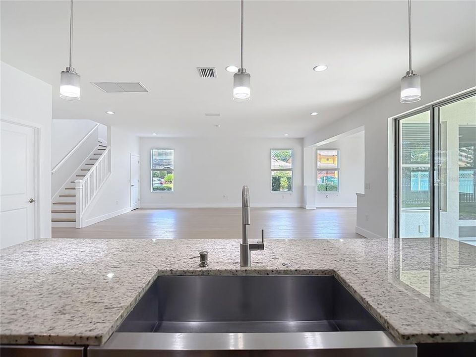 En Venta: $750,000 (4 camas, 3 baños, 3549 Pies cuadrados)
