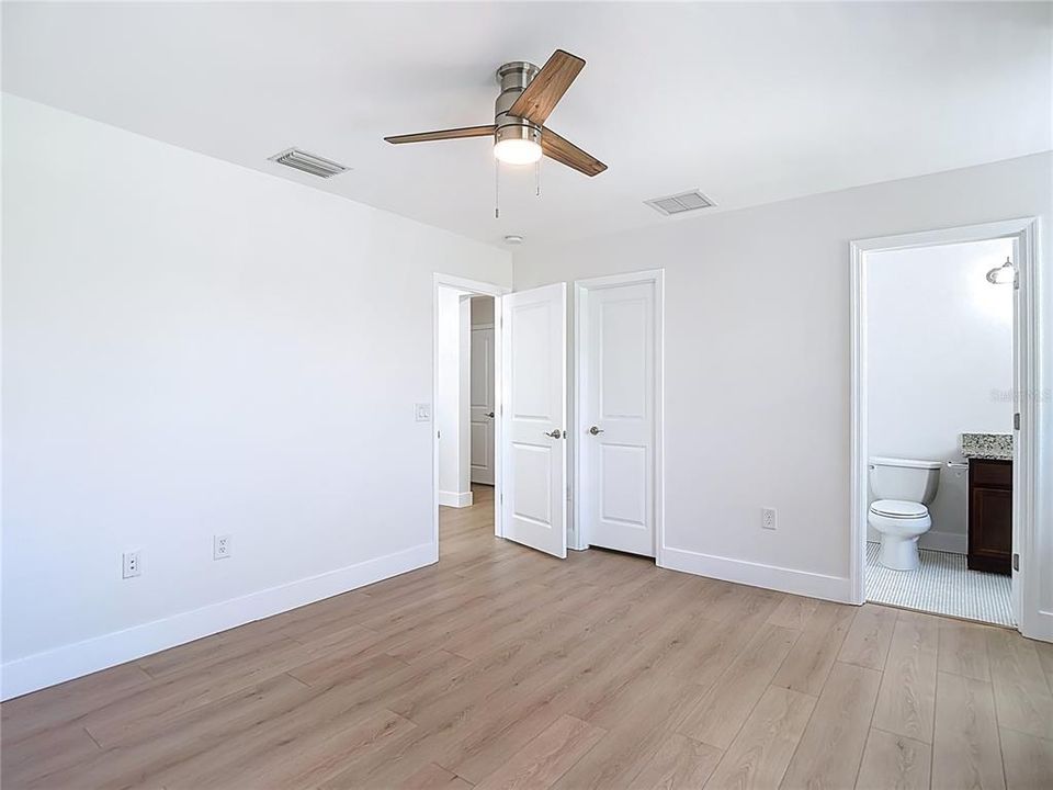 En Venta: $750,000 (4 camas, 3 baños, 3549 Pies cuadrados)