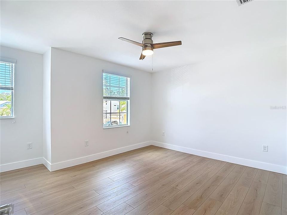 En Venta: $750,000 (4 camas, 3 baños, 3549 Pies cuadrados)
