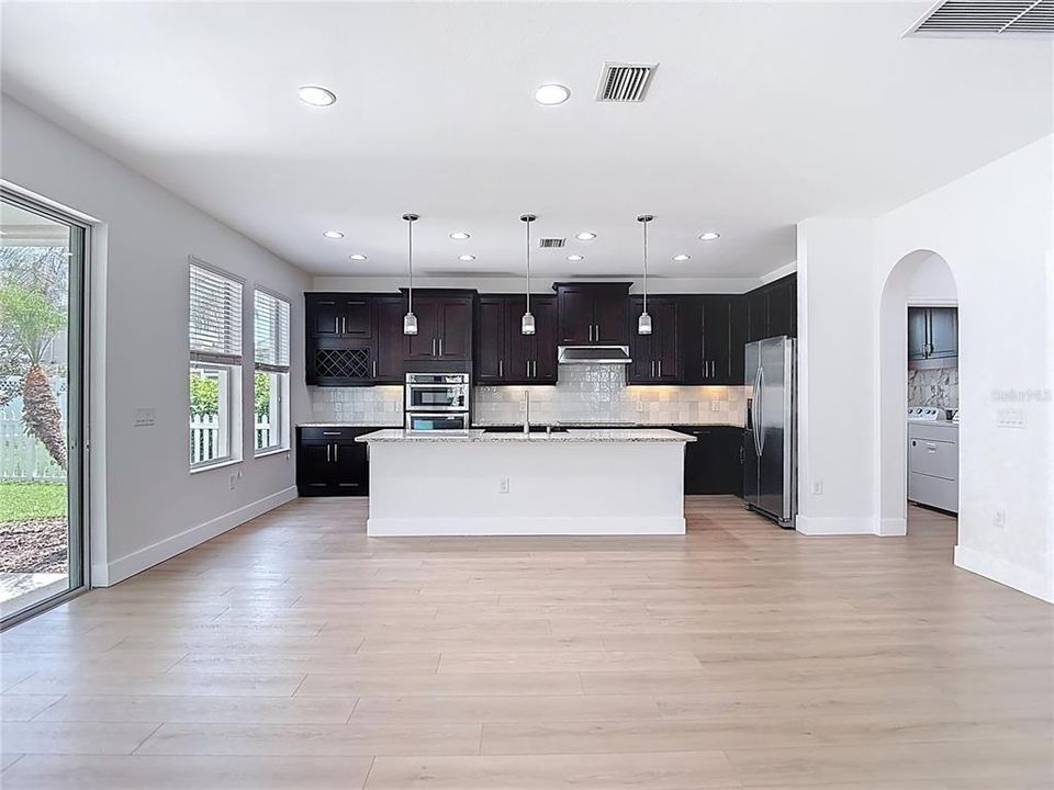En Venta: $750,000 (4 camas, 3 baños, 3549 Pies cuadrados)