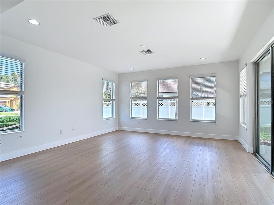 En Venta: $750,000 (4 camas, 3 baños, 3549 Pies cuadrados)