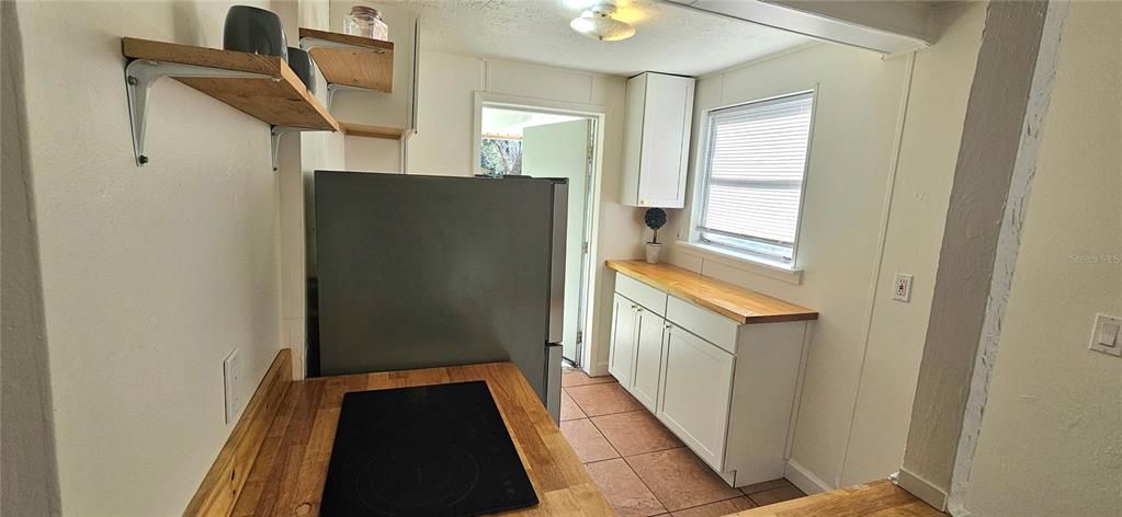 Active With Contract: $90,000 (2 beds, 1 baths, 512 Square Feet)
