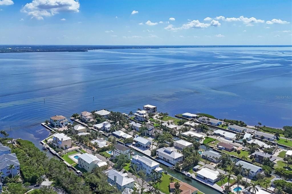 На продажу: $1,599,000 (2 спален, 2 ванн, 1882 Квадратных фут)