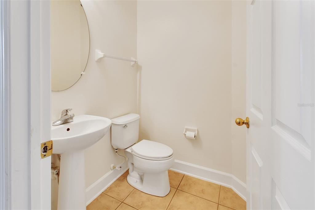На продажу: $299,000 (3 спален, 2 ванн, 1637 Квадратных фут)