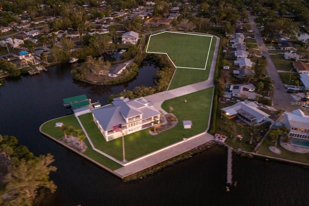 待售: $1,100,000 (1.75 acres)