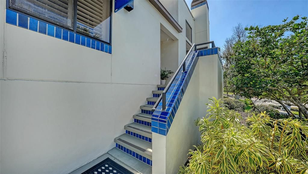 For Sale: $790,000 (2 beds, 2 baths, 1370 Square Feet)
