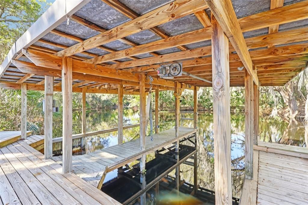 合同活跃: $538,000 (4 贝兹, 3 浴室, 2381 平方英尺)