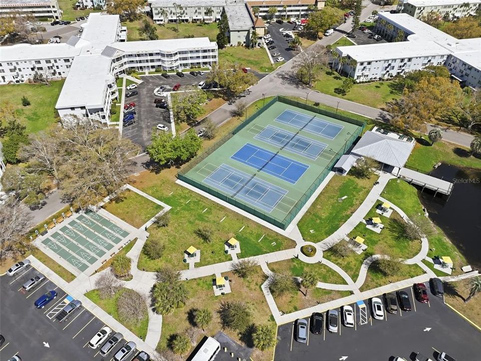 Activo con contrato: $150,000 (2 camas, 2 baños, 1400 Pies cuadrados)