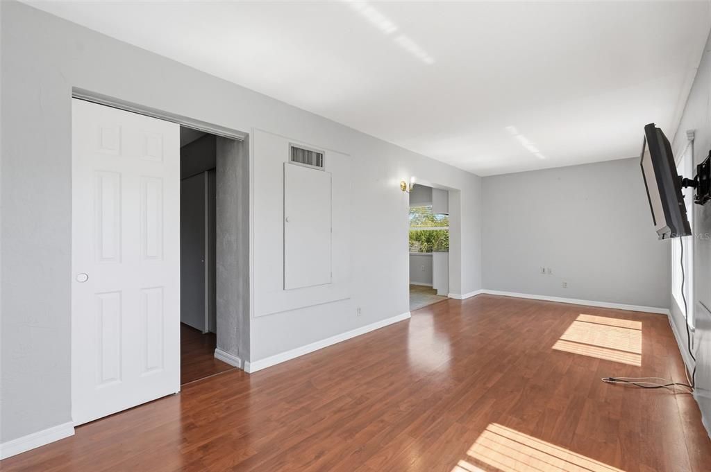 Activo con contrato: $150,000 (2 camas, 2 baños, 1400 Pies cuadrados)