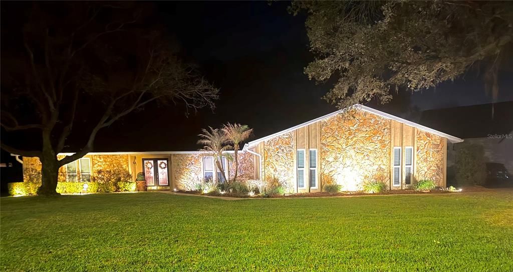 For Sale: $598,900 (4 beds, 3 baths, 2724 Square Feet)