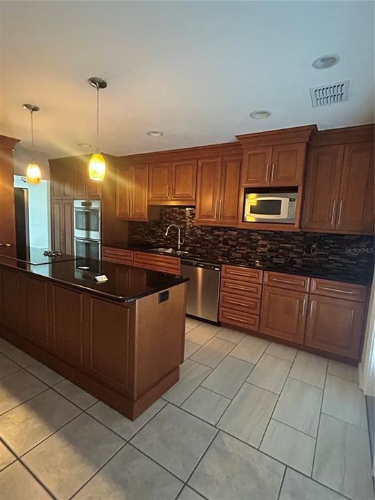 For Sale: $588,900 (4 beds, 3 baths, 2724 Square Feet)