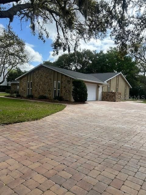 For Sale: $598,900 (4 beds, 3 baths, 2724 Square Feet)
