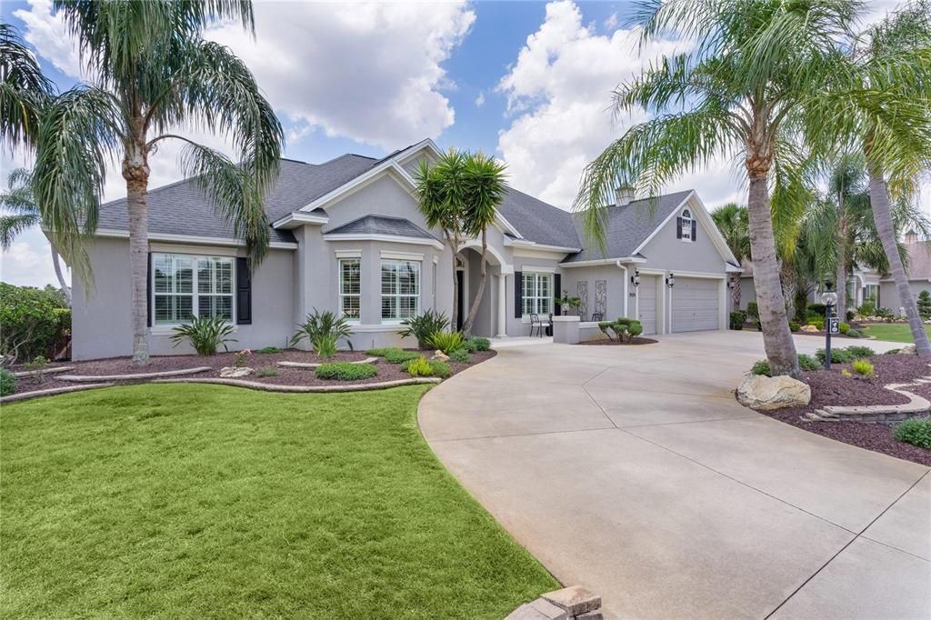 For Sale: $1,950,000 (3 beds, 2 baths, 3320 Square Feet)