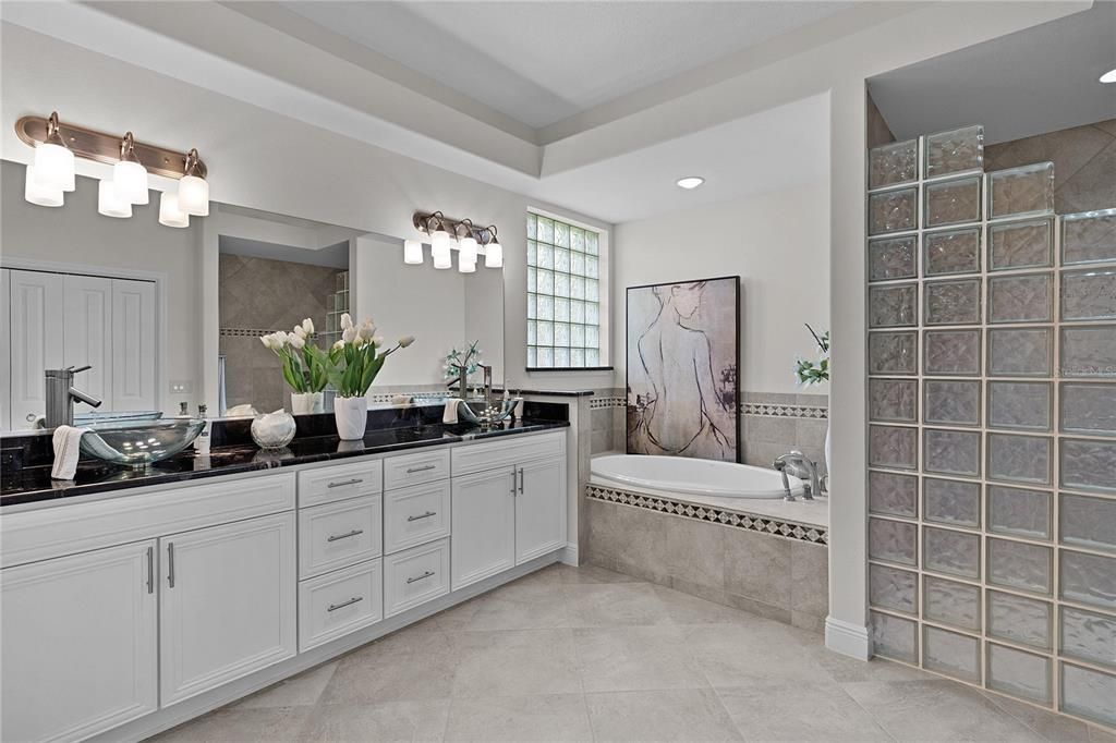 For Sale: $1,950,000 (3 beds, 2 baths, 3320 Square Feet)