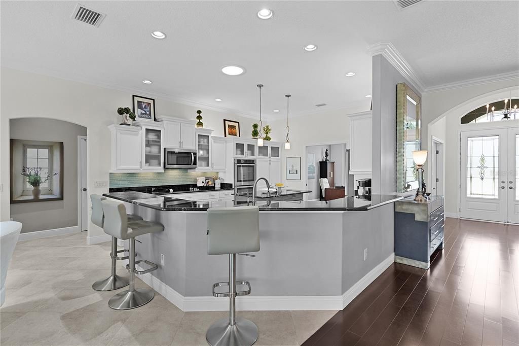 For Sale: $1,950,000 (3 beds, 2 baths, 3320 Square Feet)