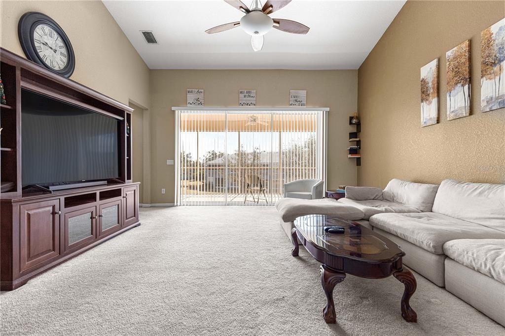 На продажу: $207,000 (3 спален, 2 ванн, 1864 Квадратных фут)