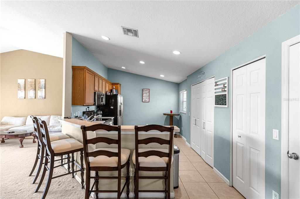 На продажу: $207,000 (3 спален, 2 ванн, 1864 Квадратных фут)