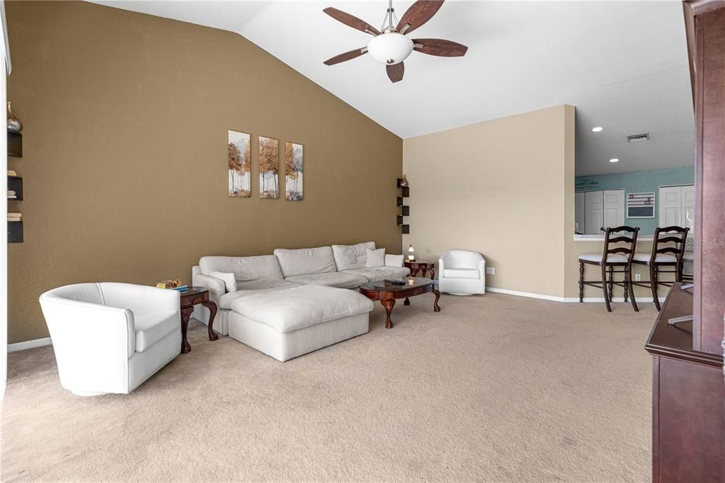 На продажу: $207,000 (3 спален, 2 ванн, 1864 Квадратных фут)