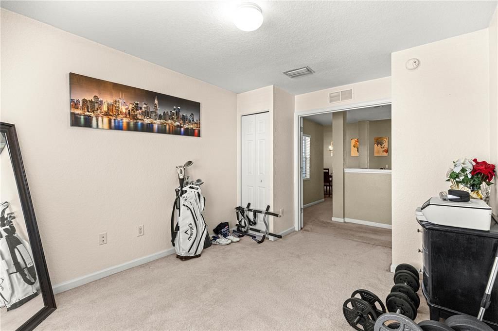 На продажу: $207,000 (3 спален, 2 ванн, 1864 Квадратных фут)