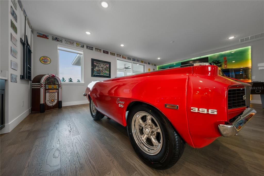 На продажу: $2,499,000 (6 спален, 6 ванн, 4883 Квадратных фут)