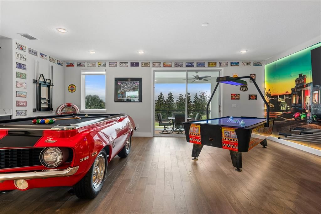 На продажу: $2,499,000 (6 спален, 6 ванн, 4883 Квадратных фут)