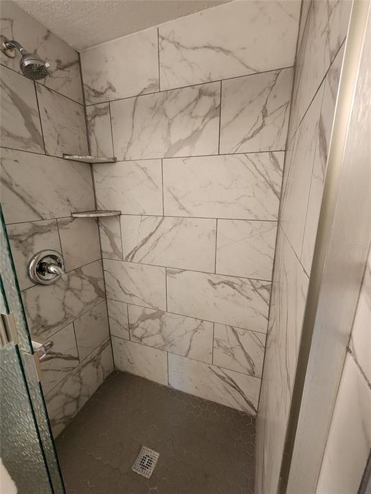 Activo con contrato: $109,000 (2 camas, 2 baños, 1030 Pies cuadrados)