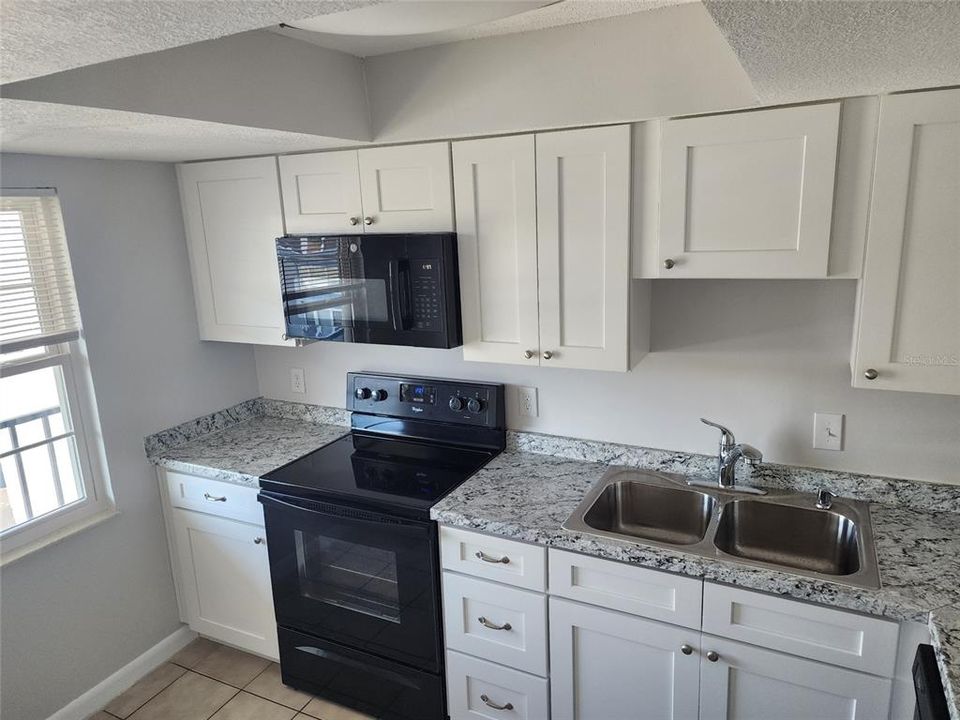 Activo con contrato: $109,000 (2 camas, 2 baños, 1030 Pies cuadrados)
